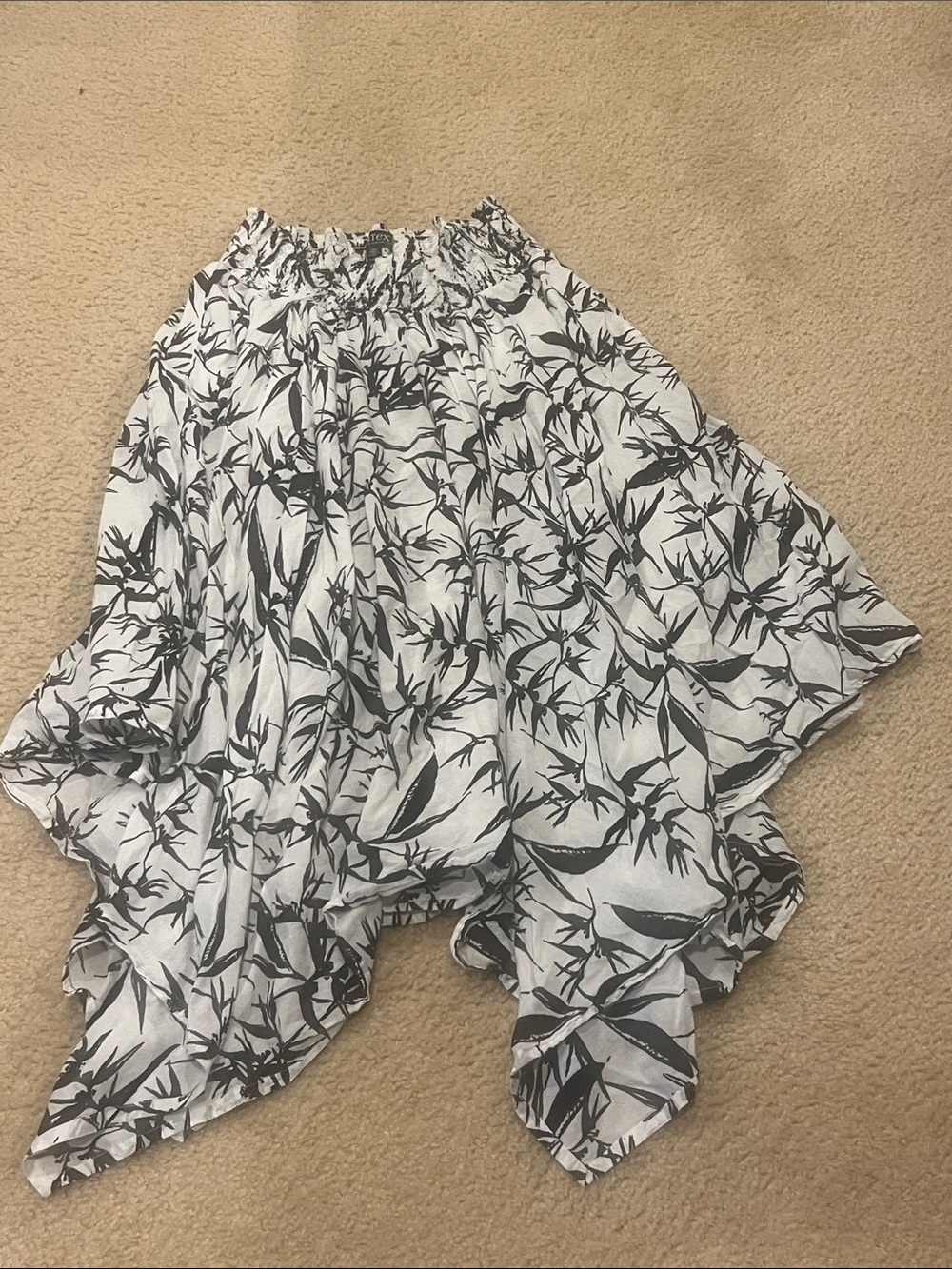 Context Black & White Asymmetrical Floral Handkerchief Hem Skirt